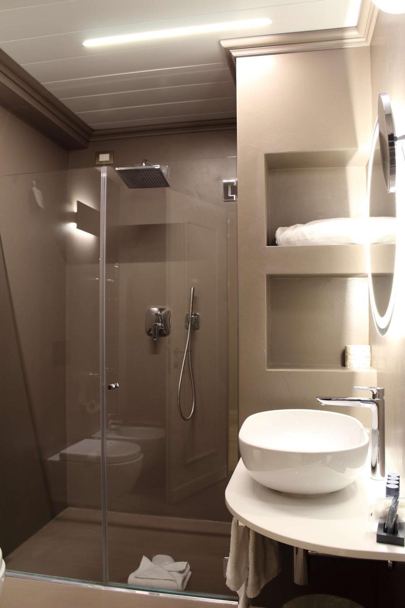 Comfort King Room