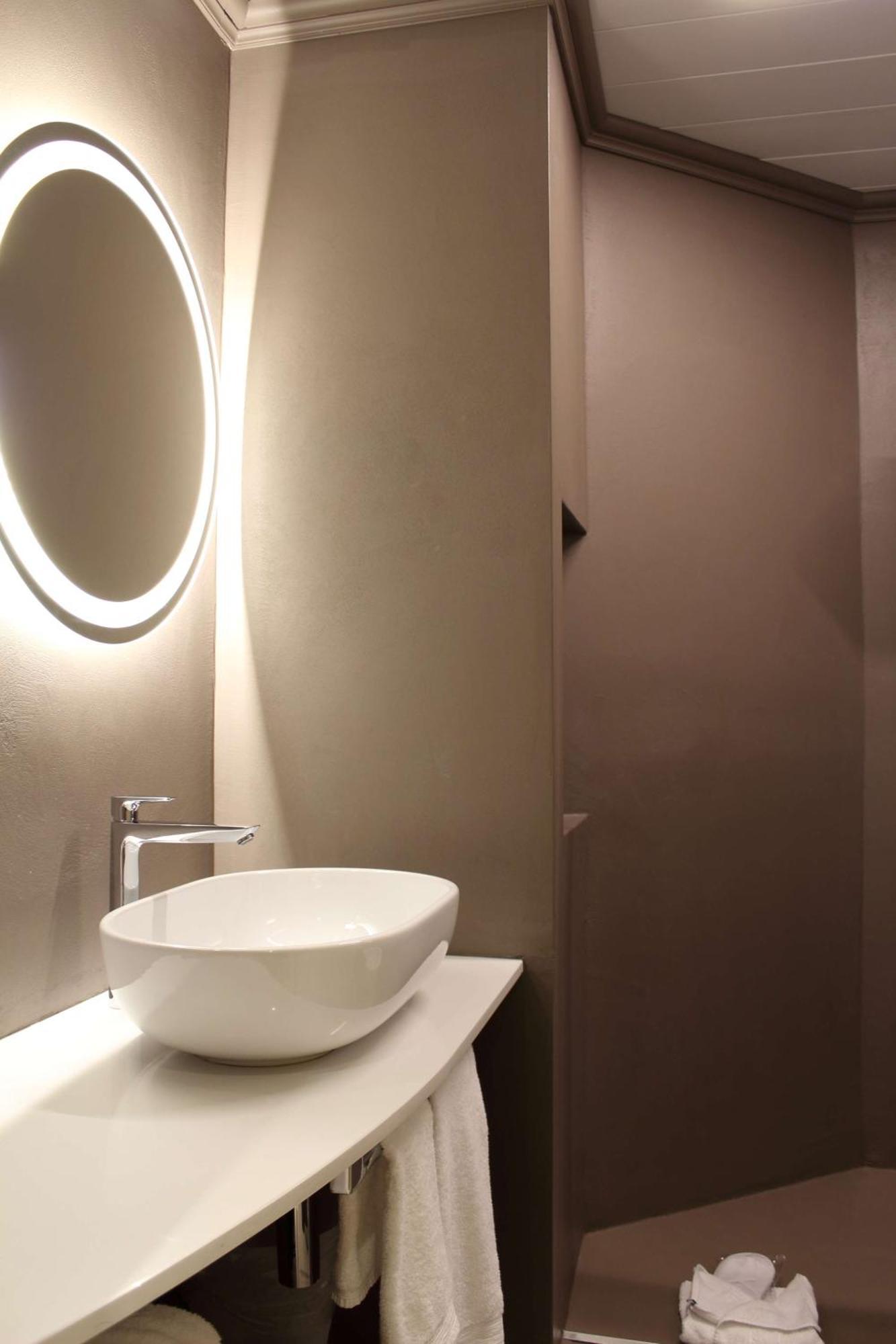 Comfort King Room